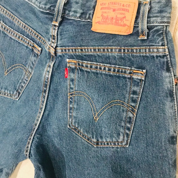 levi's classic fit jeans